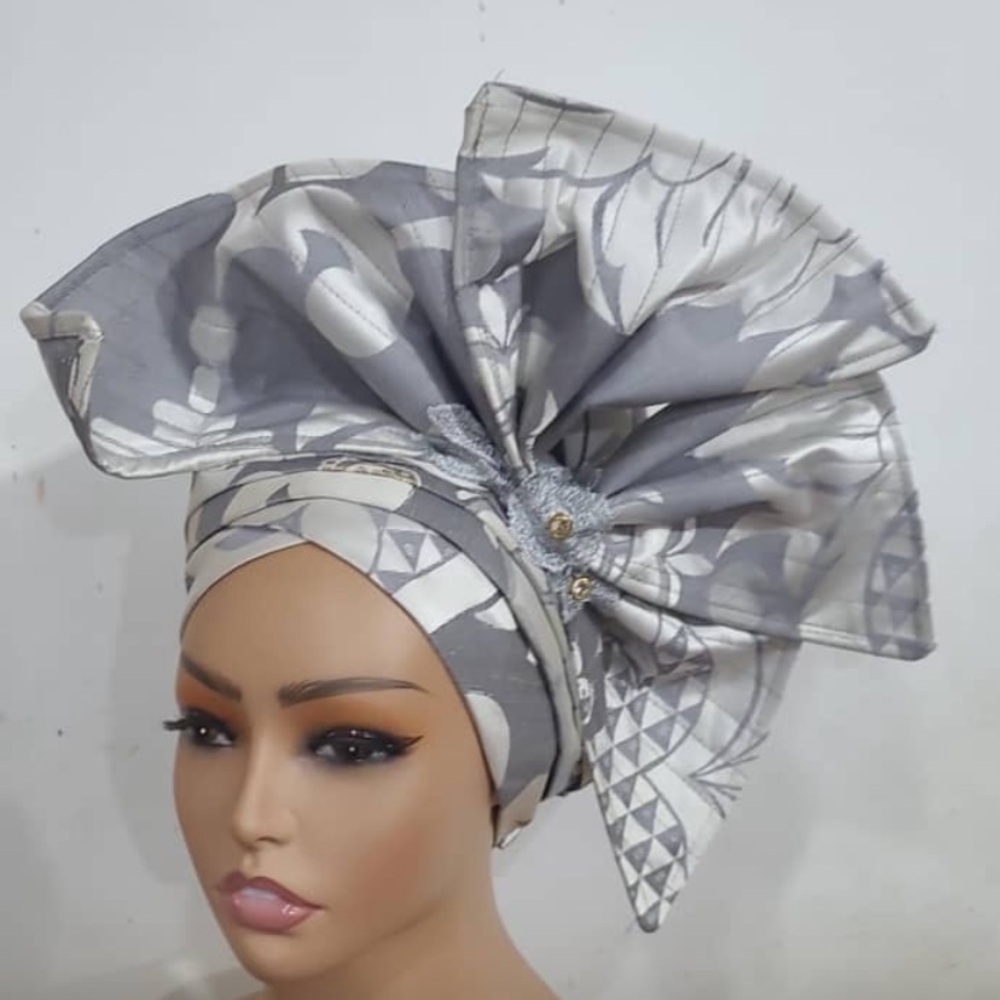 Gray and Silver Geometric Headwrap/ Gèlè

GEL11 0326